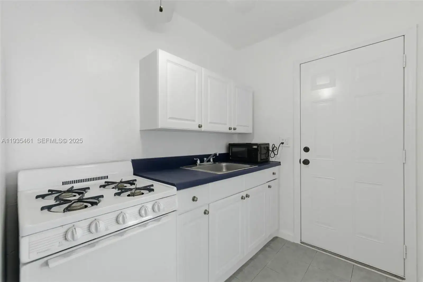 126 SW 18th Ave # 10, Miami FL 33135 photo 2