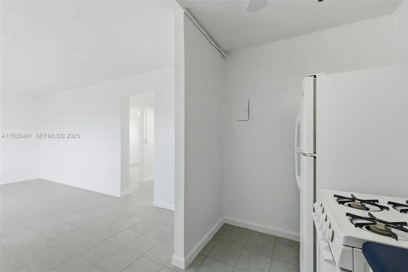 126 SW 18th Ave # 10, Miami FL 33135 photo 3