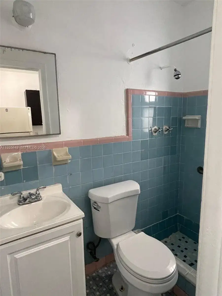 430 SW 6th Ave # 10, Miami FL 33130 photo 3