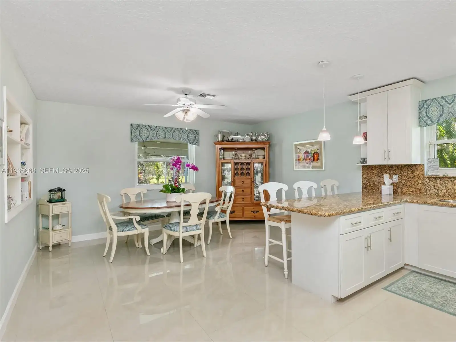 20565 SW 80th Pl, Cutler Bay FL 33189 photo 4