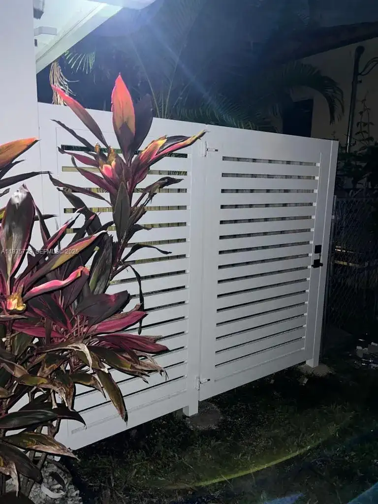 200 NW 86th St, El Portal FL 33150 photo 3