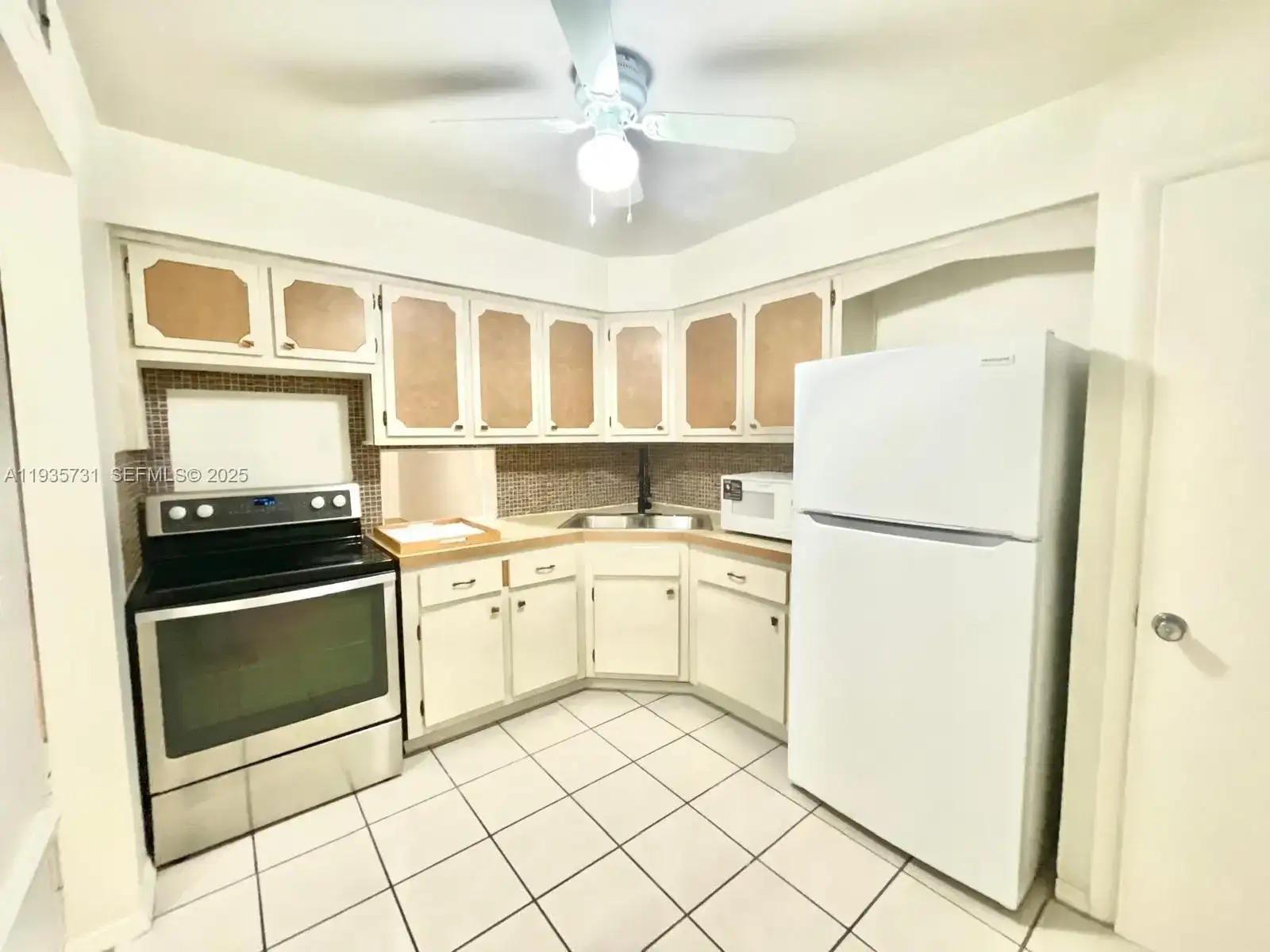 1550 NE 191st St # 306, Miami FL 33179 photo 3