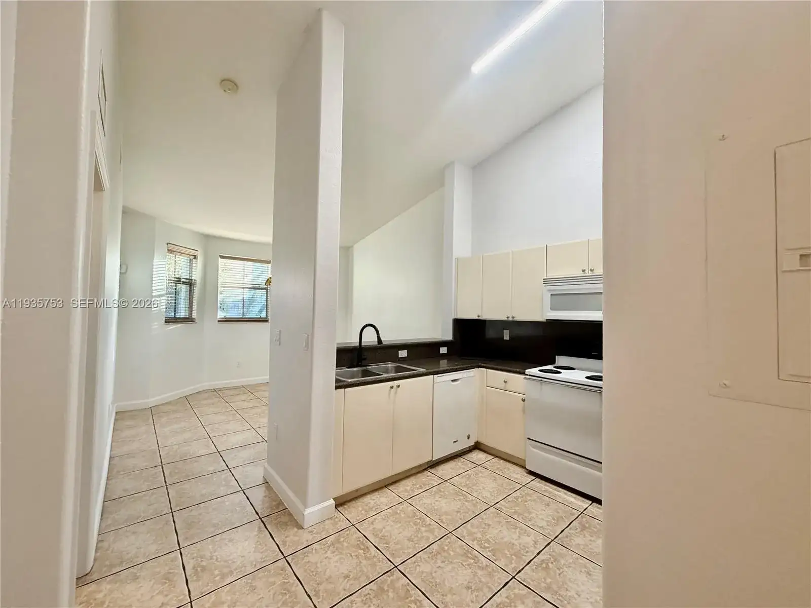 1692 SE 29th Ct # 201, Homestead FL 33035 photo 5