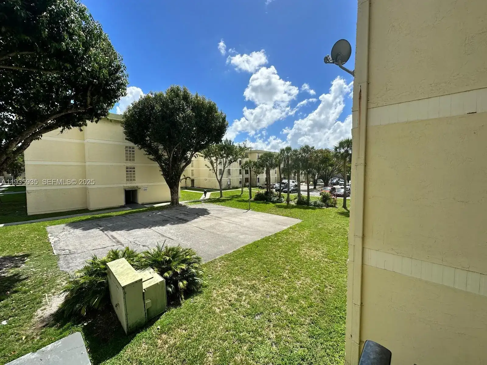 1875 W 56th St # 301, Hialeah FL 33012 photo 2