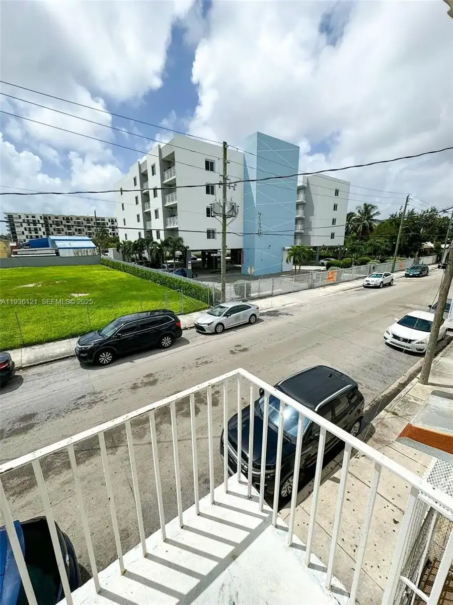 711 NW 1st St # 3, Miami FL 33128 photo 3