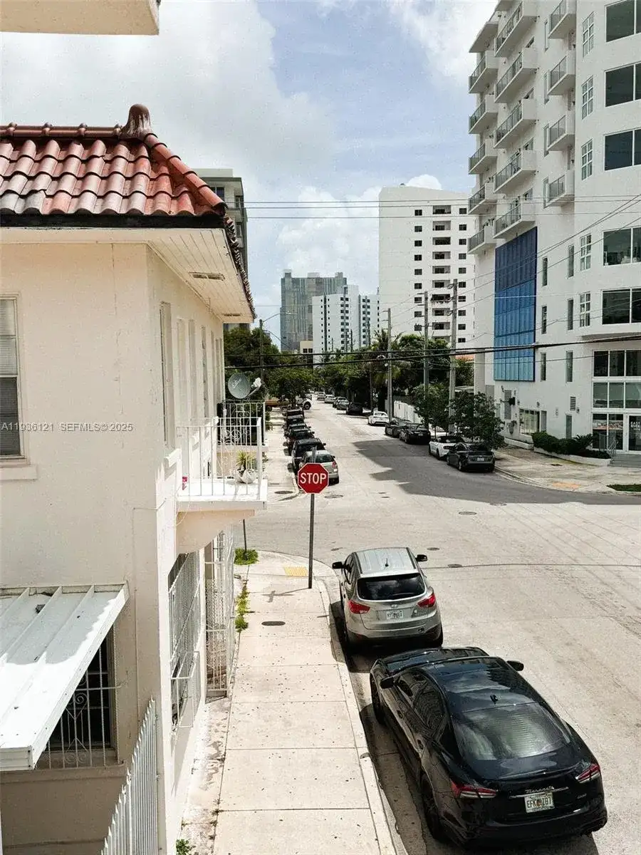 711 NW 1st St # 3, Miami FL 33128 photo 4