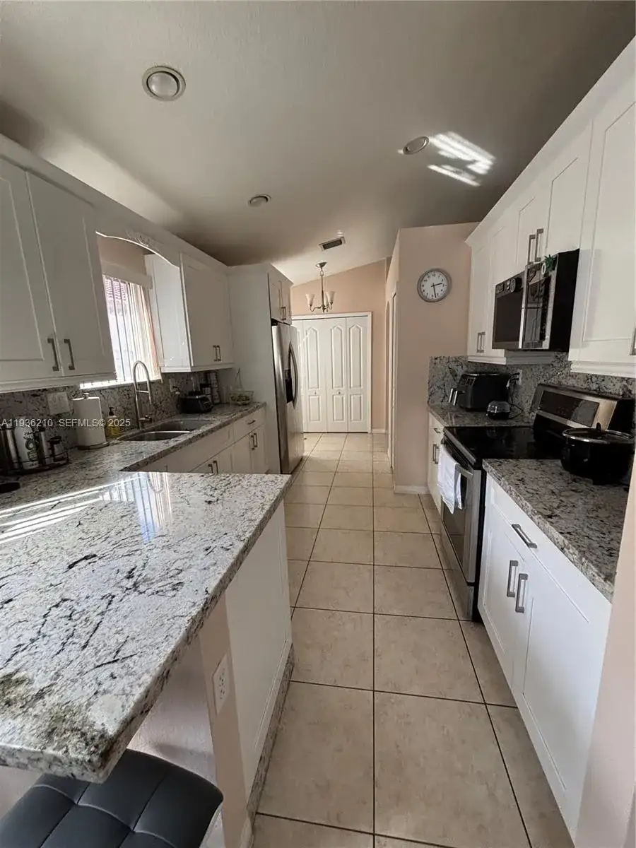 16274 SW 71st Ter, Miami FL 33193 photo 4