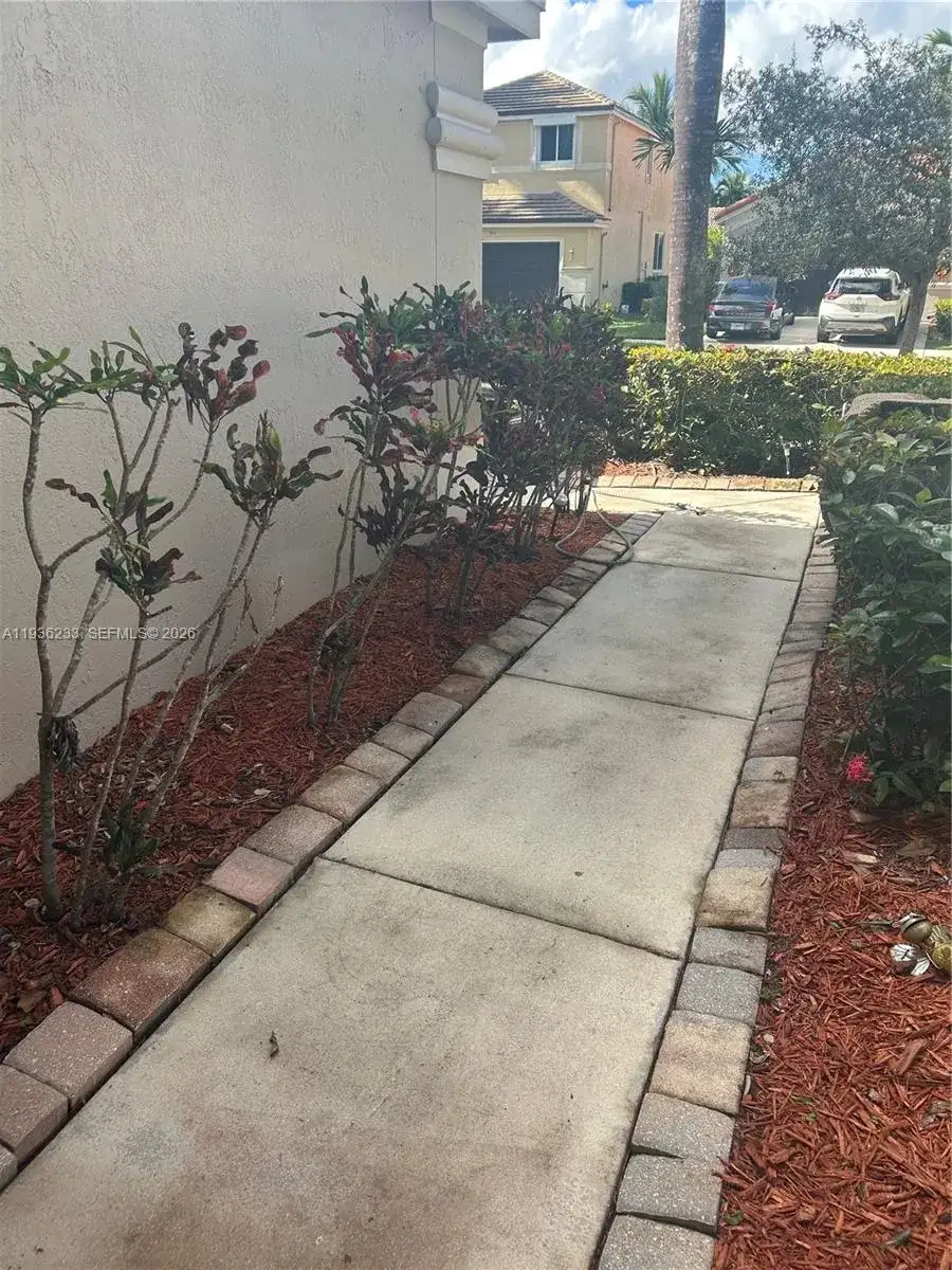 948 NW Phoenix Way, Weston FL 33327 photo 3