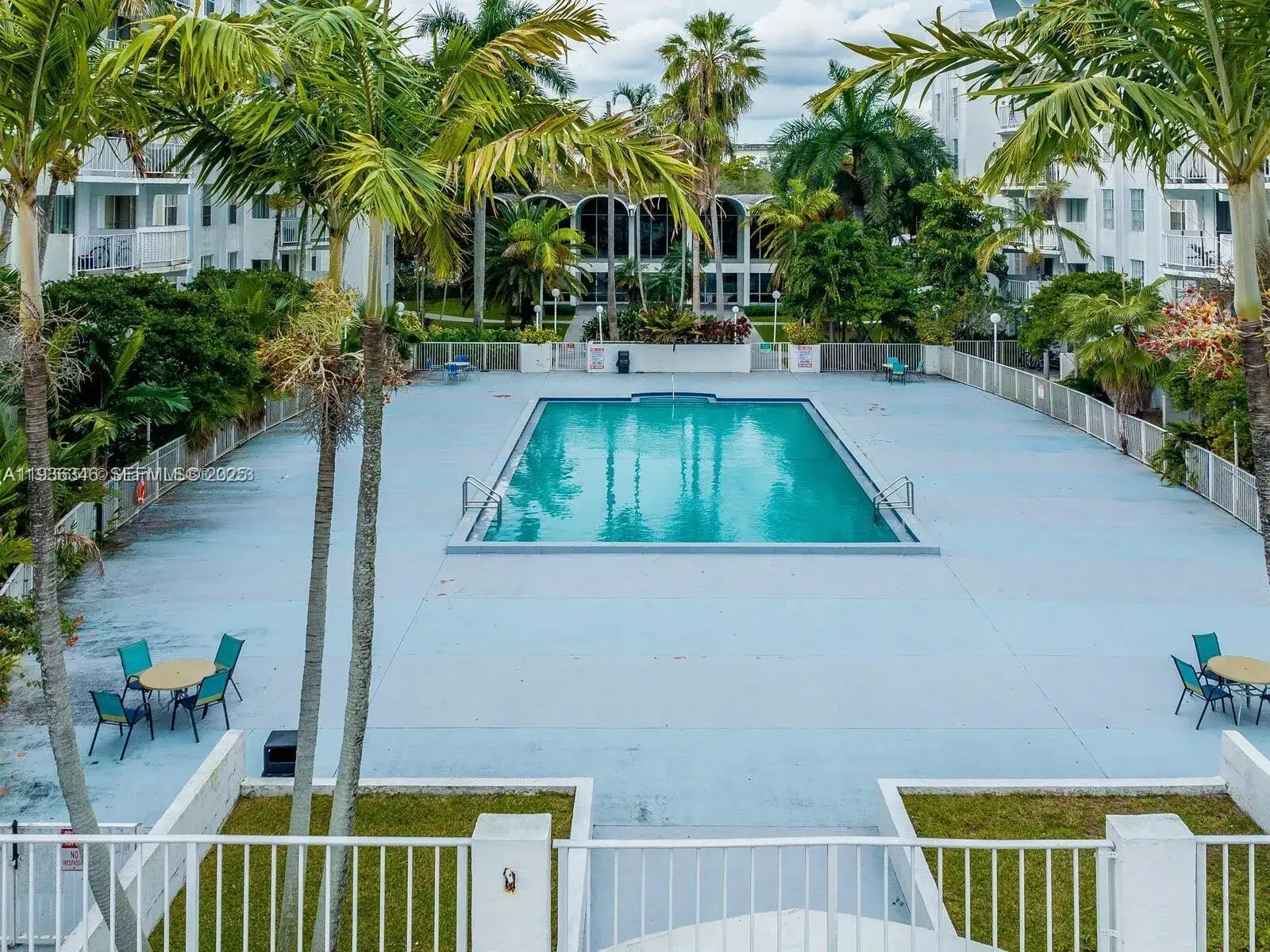 496 NW 165th St Rd # 412, Miami FL 33169 photo 2