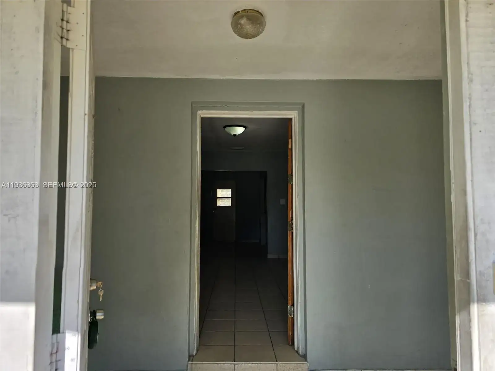 401 NW 33rd Ave, Miami FL 33125 photo 4
