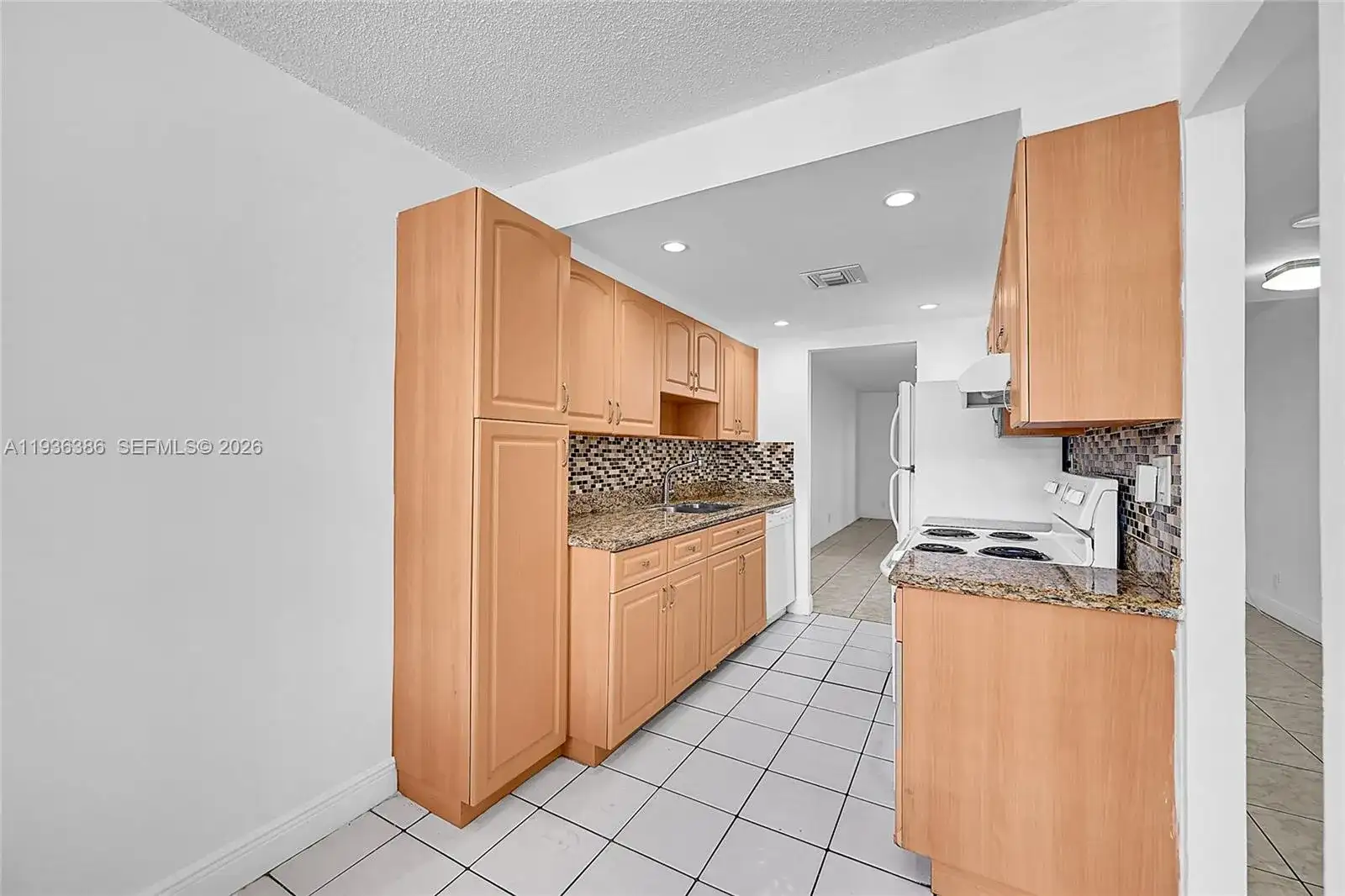 4850 NW 29th Ct # 125, Lauderdale Lakes FL 33313 photo 4
