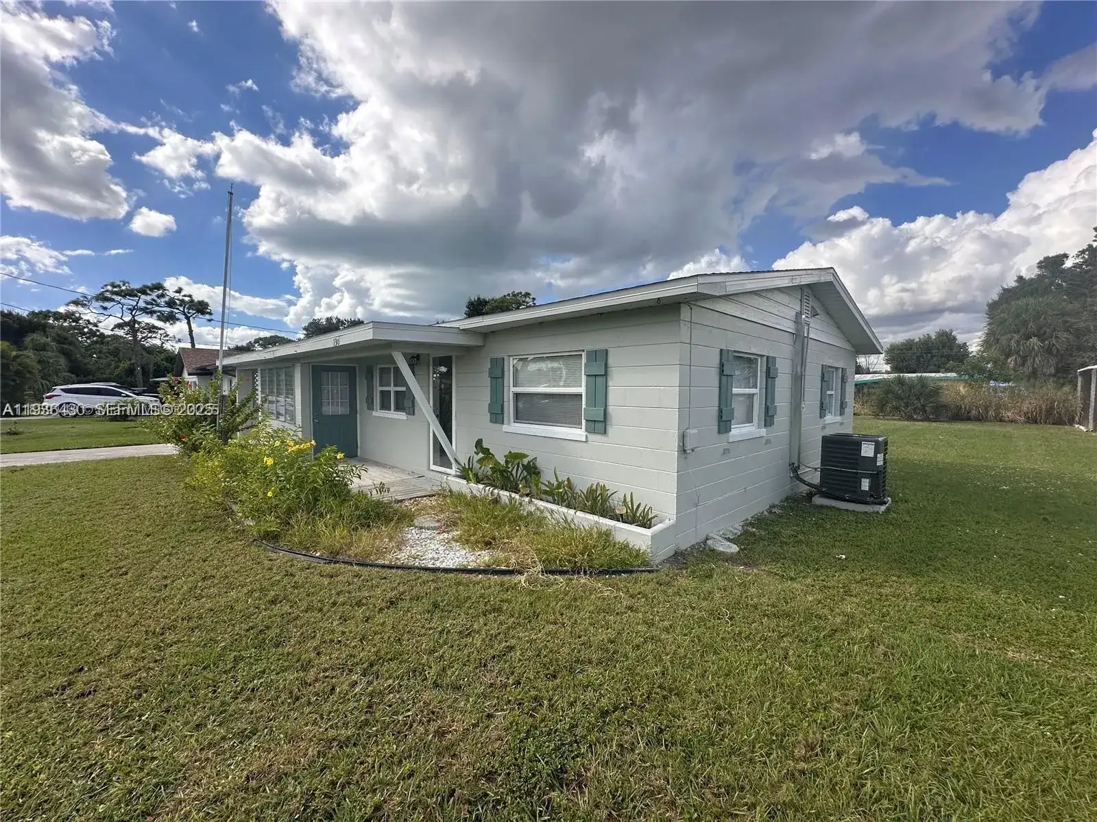 130 Virginia Ct, Englewood FL 34223 photo 3