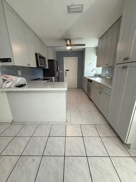 9385 Jamaica Dr, Cutler Bay FL 33189 photo 4