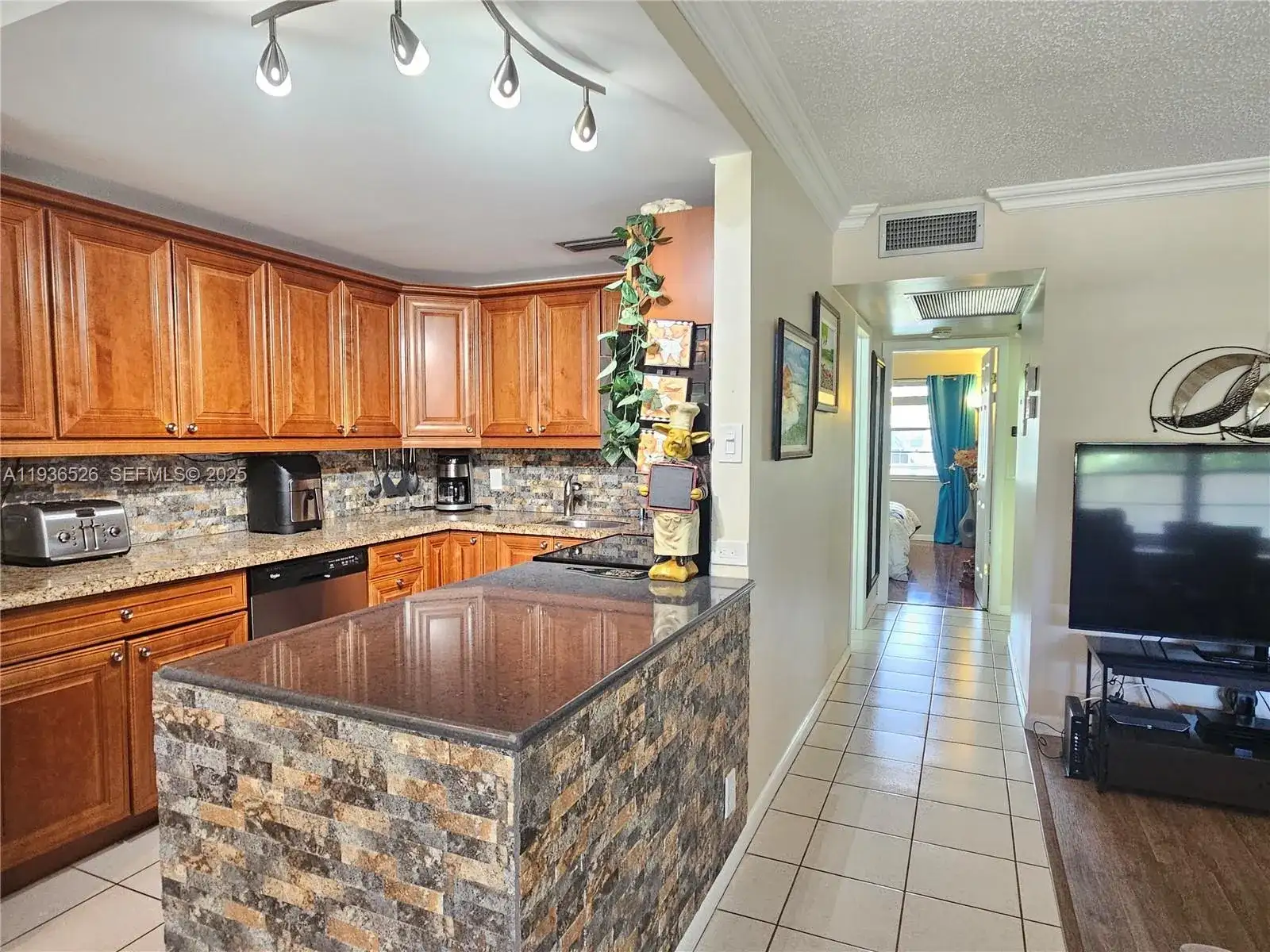 62 Islewood C # 62, Deerfield Beach FL 33442 photo 2
