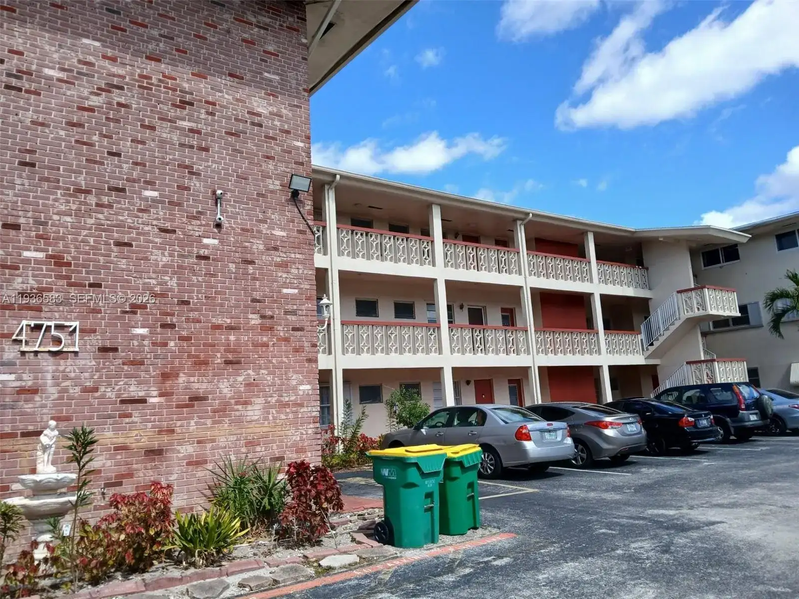 4751 NW 10th Ct # 310, Plantation FL 33313 photo 2