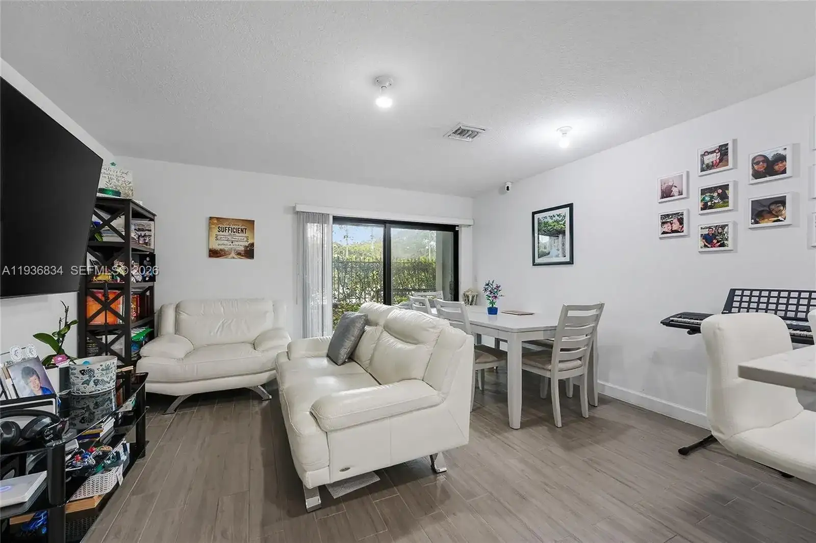5059 Genove Pl, Riviera Beach FL 33410 photo 5