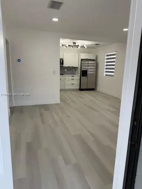 822 W 30th St, Hialeah FL 33012 photo 2