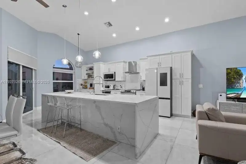 6952 NW 27th Ct, Margate FL 33063 photo 3