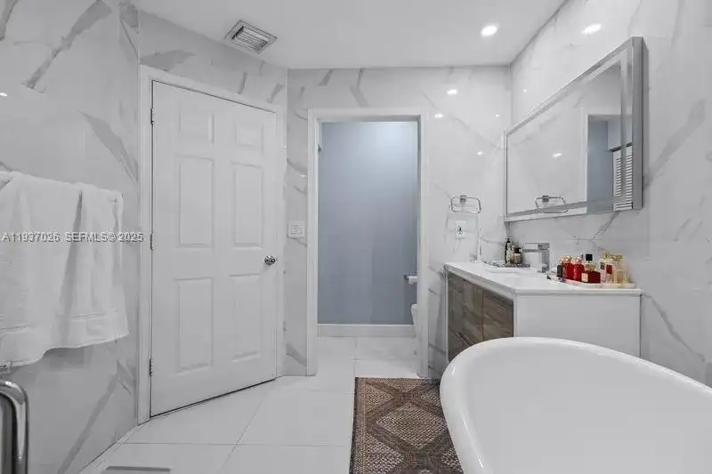6952 NW 27th Ct, Margate FL 33063 photo 5
