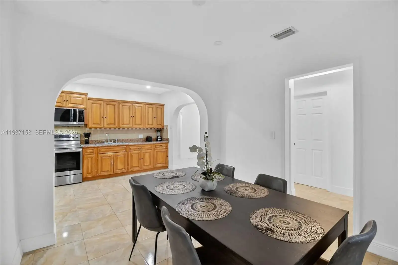 643 NE 130th St, North Miami FL 33161 photo 4