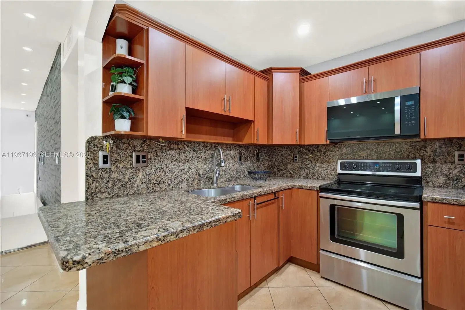 5665 W 20th Ave # 415, Hialeah FL 33012 photo 4