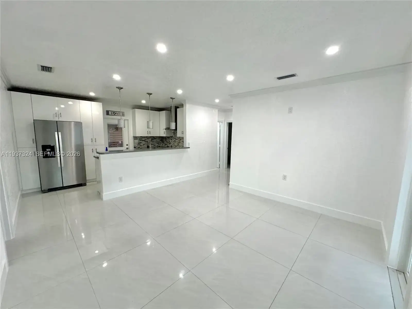 1211 W 34th St, Hialeah FL 33012 photo 2