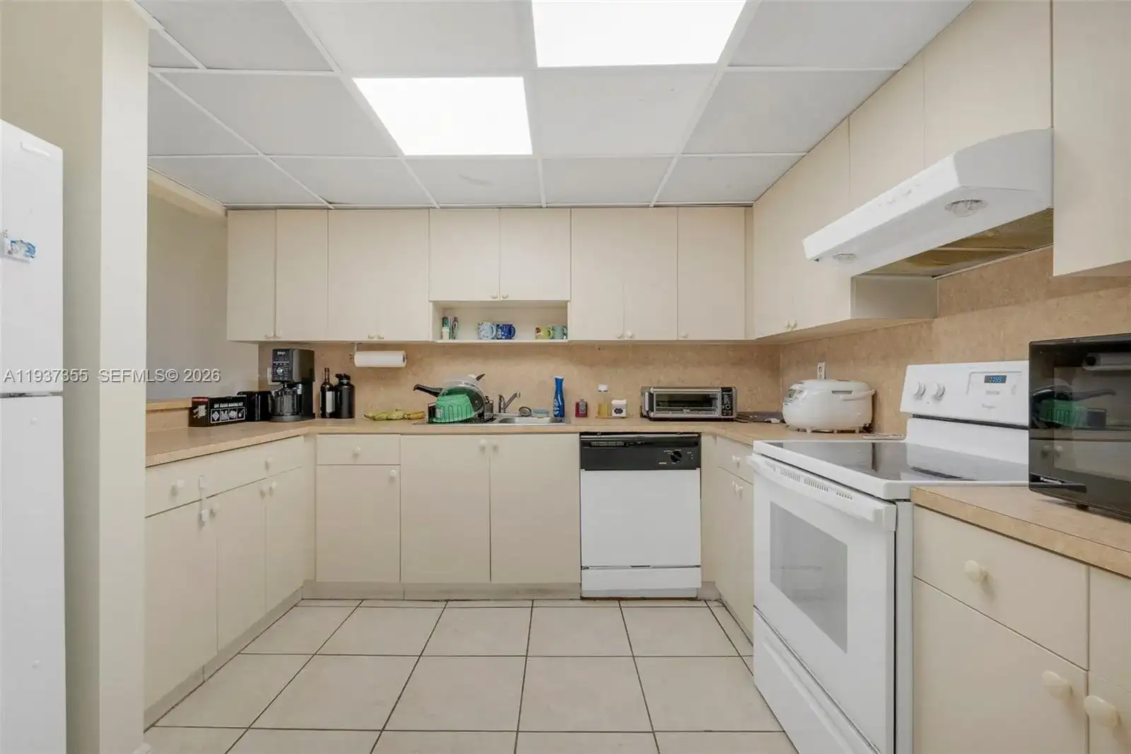 6940 Miami Gardens Dr # 531, Hialeah FL 33015 photo 5