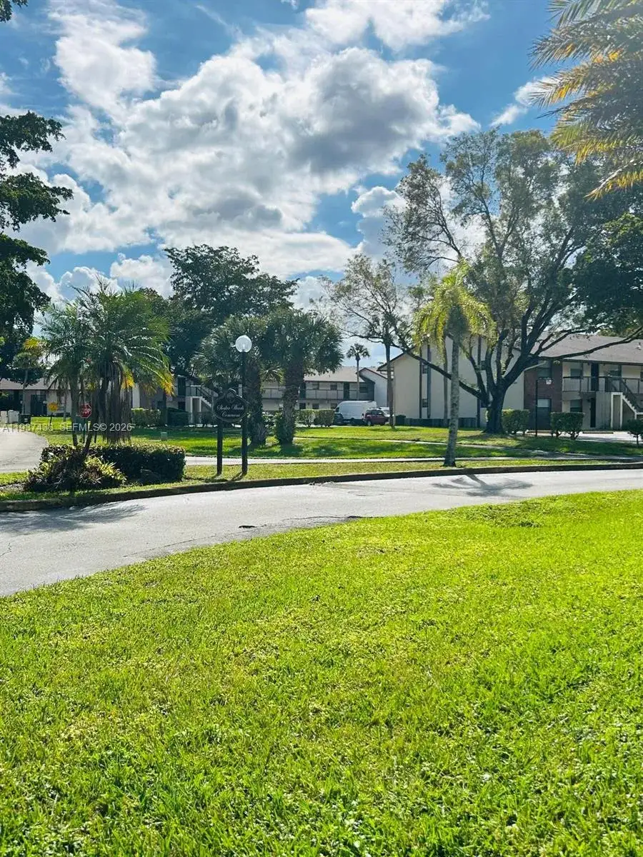 6031 Shakerwood Cir # 105, Tamarac FL 33319 photo 4