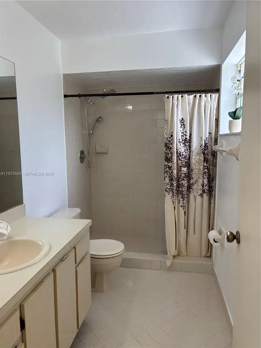 9878 SW 223rd Ter, Cutler Bay FL 33190 photo 4