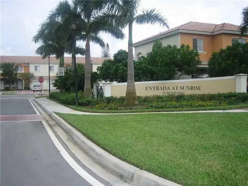11400 NW 34th Pl, Sunrise FL 33323 photo 2