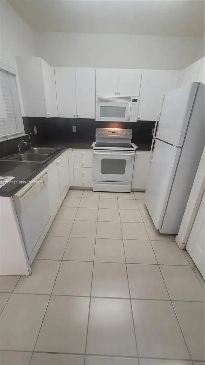 11400 NW 34th Pl, Sunrise FL 33323 photo 3