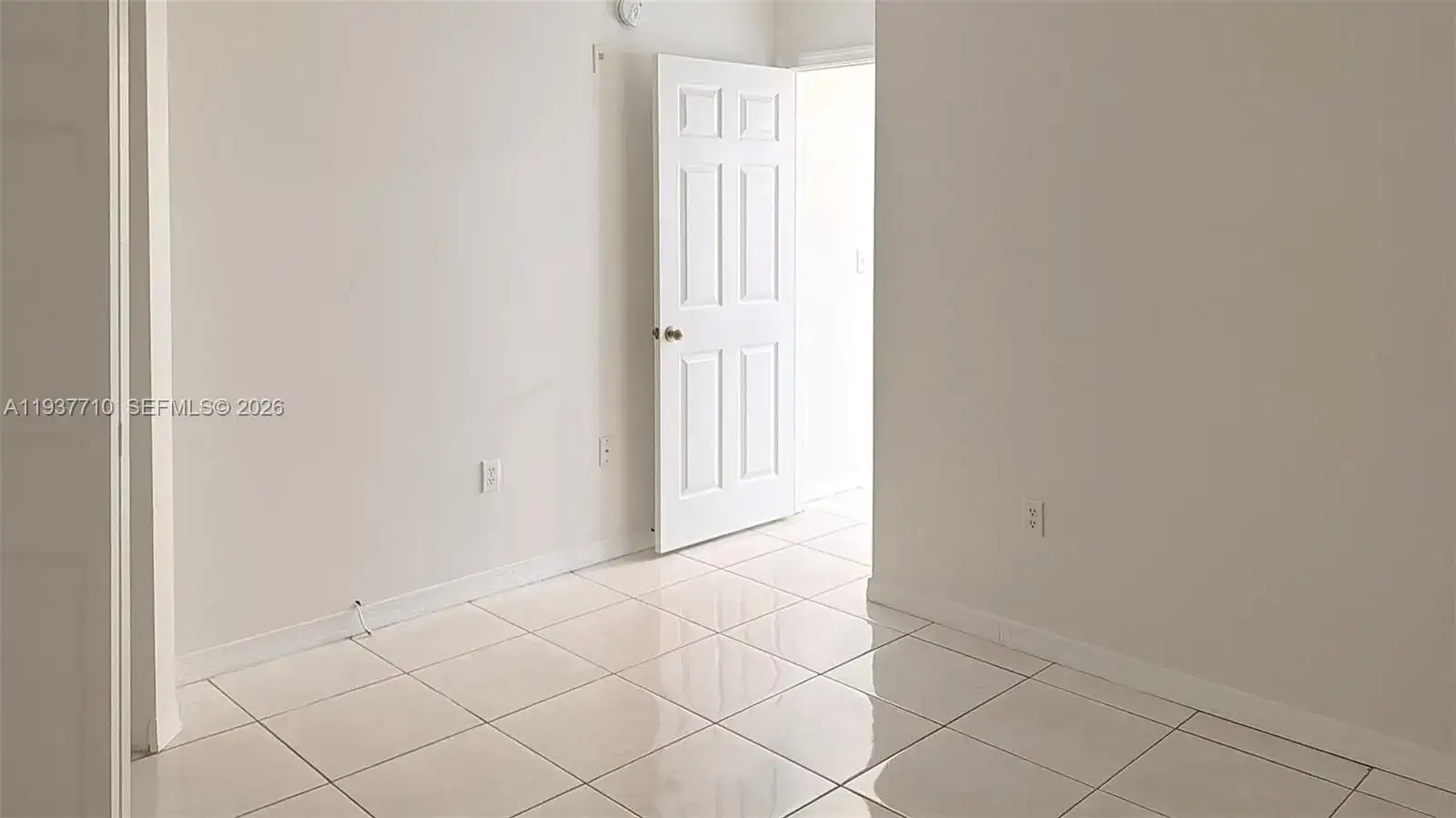 677 SW 111th Ave # 204, Pembroke Pines FL 33025 photo 5