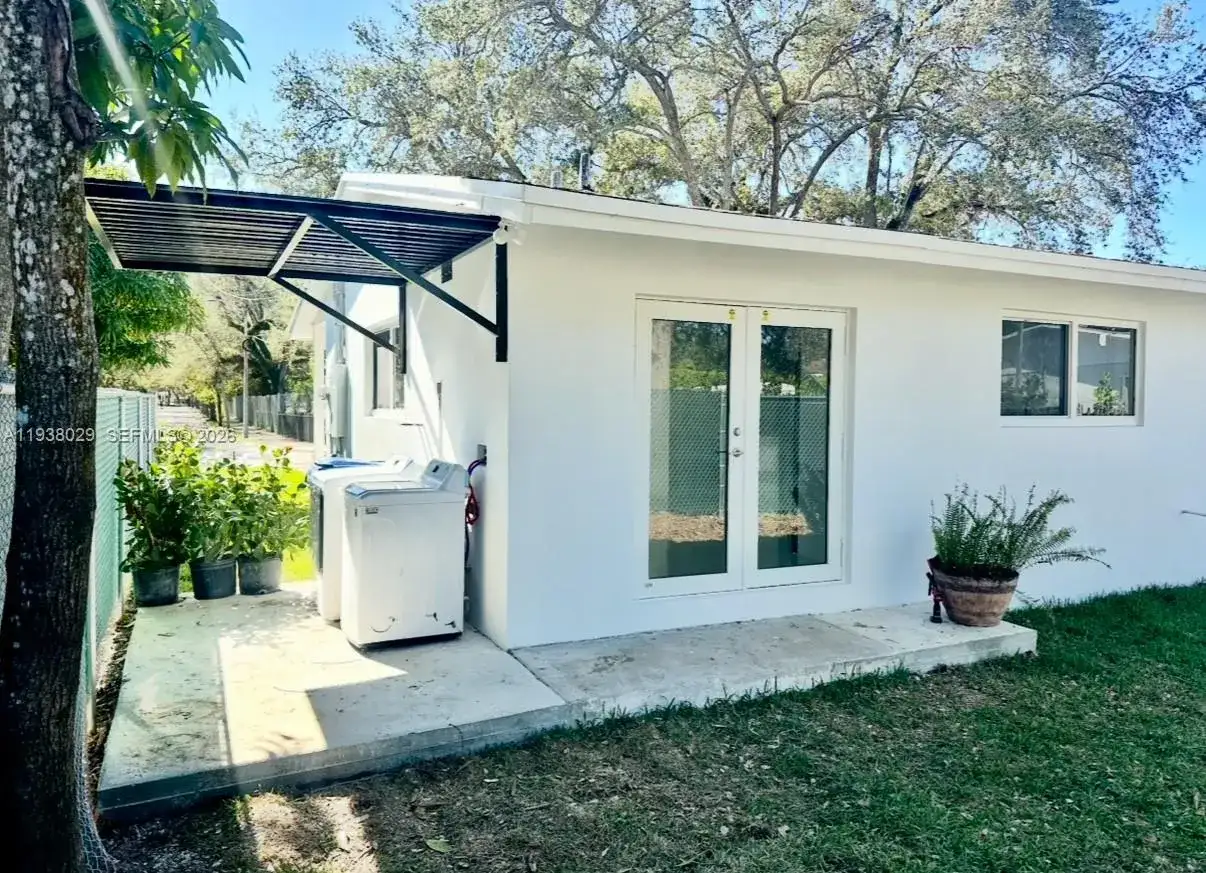 6091 SW 64th Ter, South Miami FL 33143 photo 5