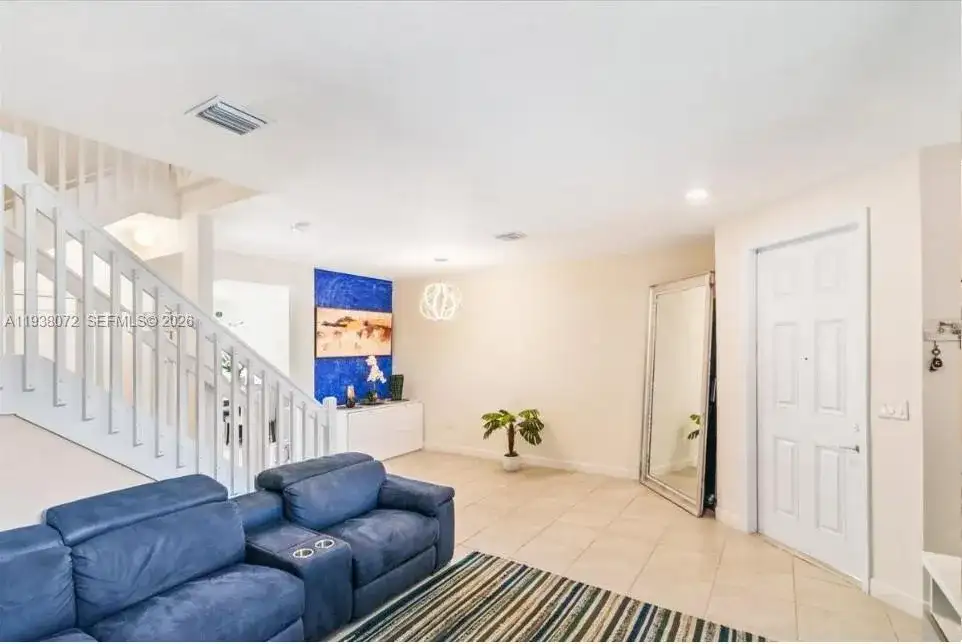 11431 W 32nd Ln, Hialeah FL 33018 photo 4