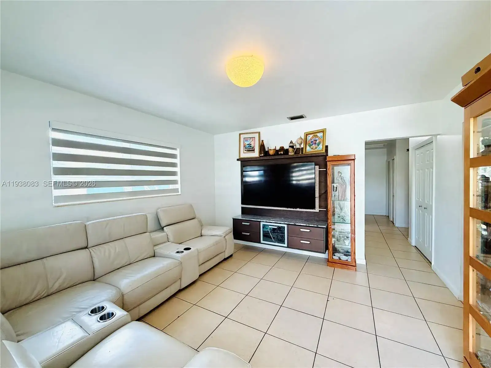546 E 39th St, Hialeah FL 33013 photo 3