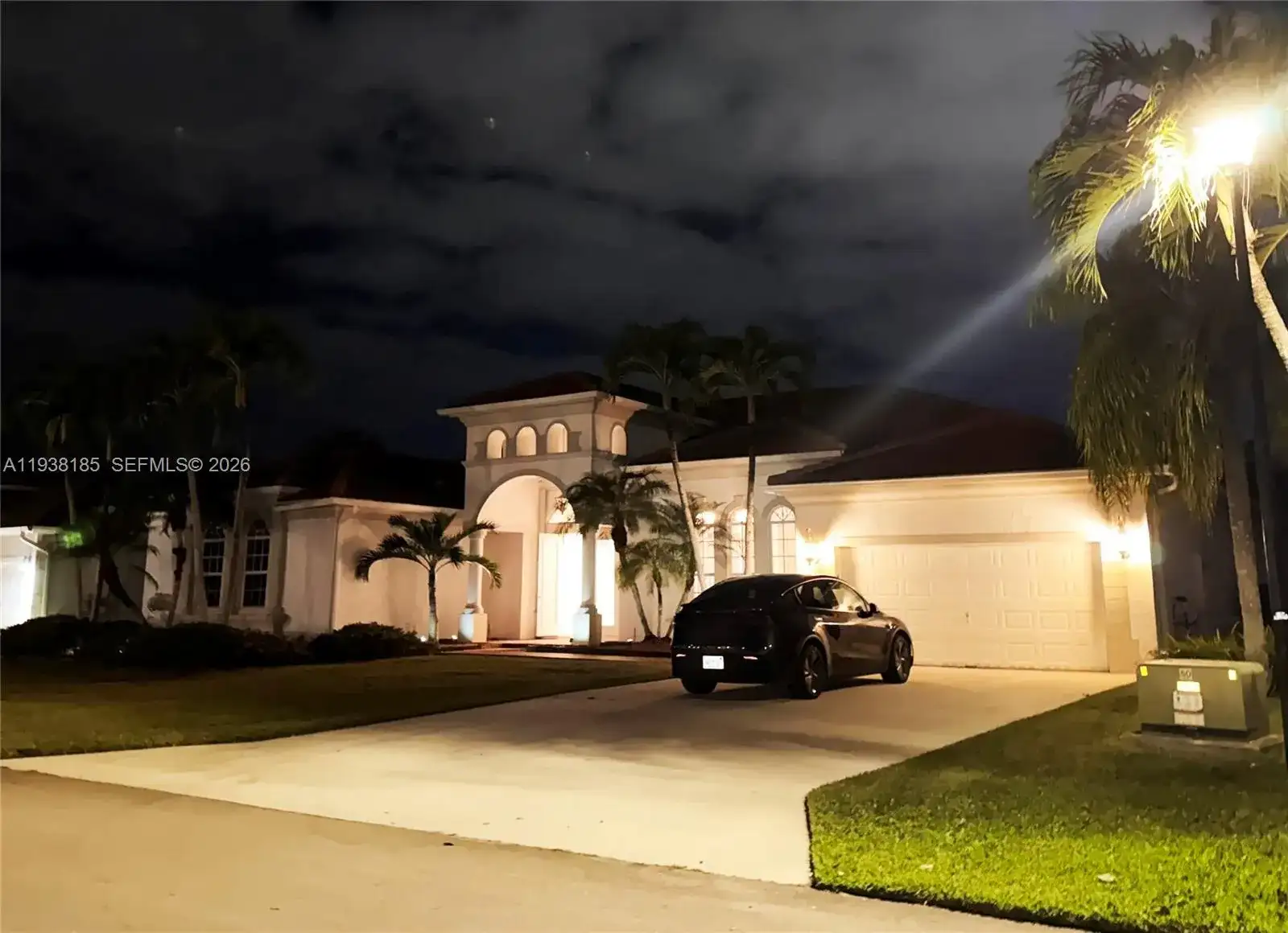 2640 Fairways Dr, Homestead FL 33035 photo 2