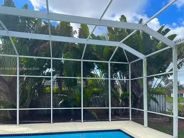 2640 Fairways Dr, Homestead FL 33035 photo 4