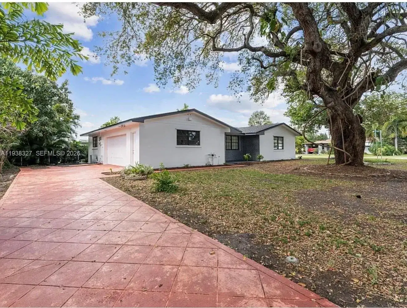 6800 SW 10th Ct, Pembroke Pines FL 33023 photo 2