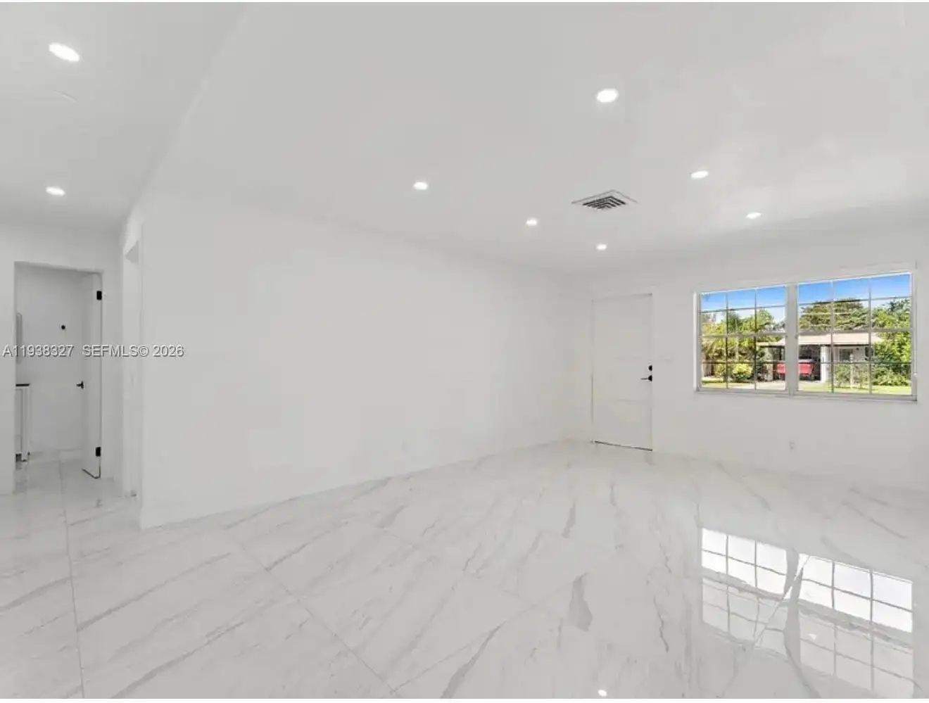 6800 SW 10th Ct, Pembroke Pines FL 33023 photo 5