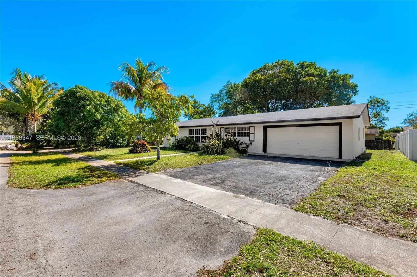 4360 NW 4th St, Plantation FL 33317 photo 2