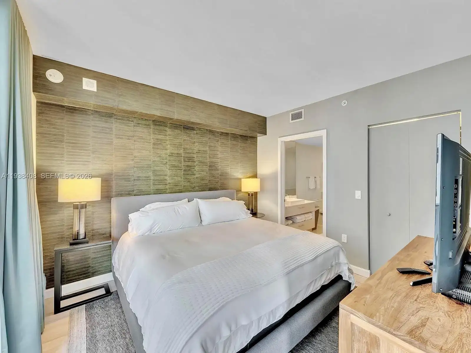 55 SW 9th St # 1808, Miami FL 33130 photo 5