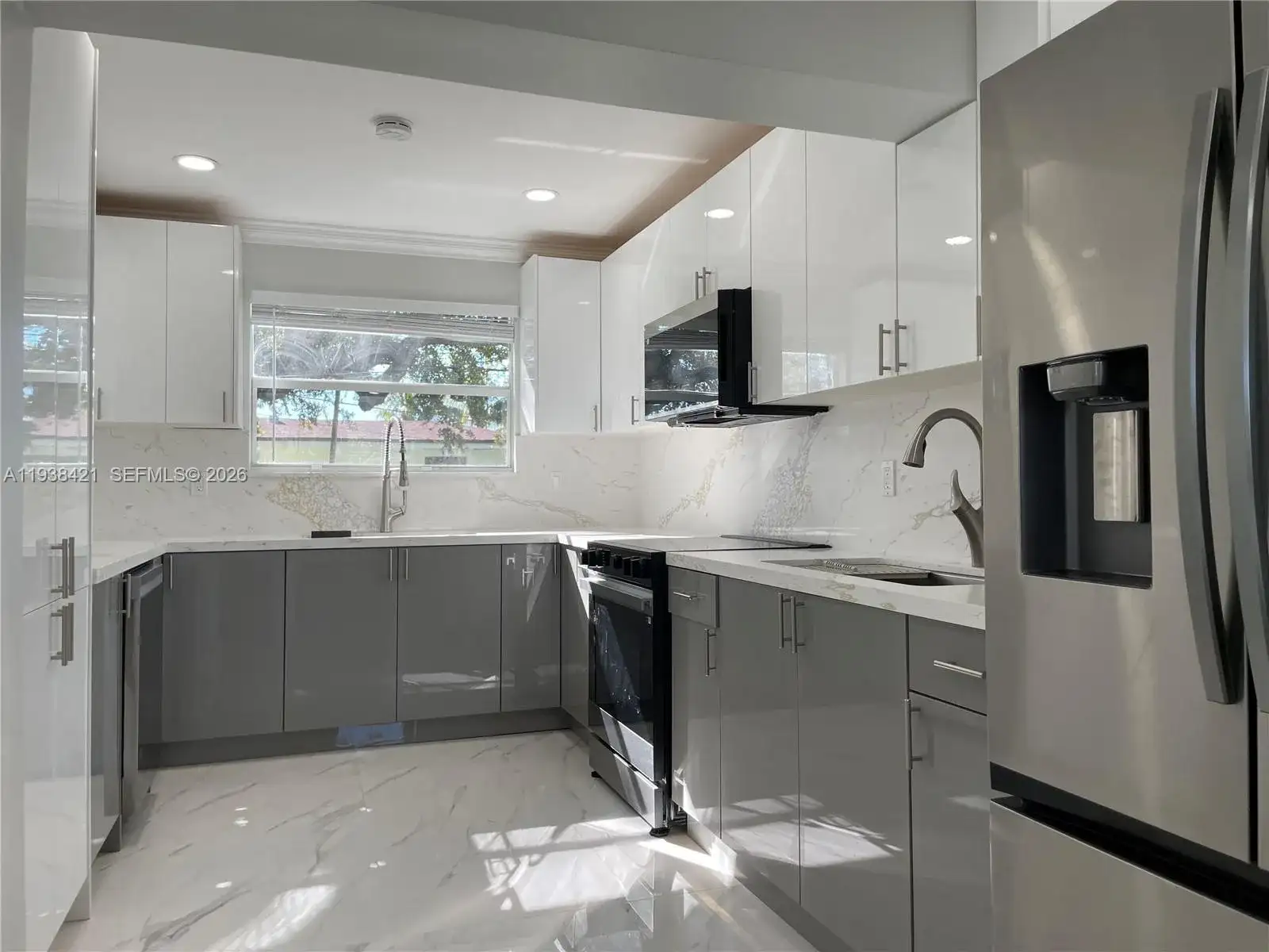 740 NE 181st St, Miami FL 33162 photo 3
