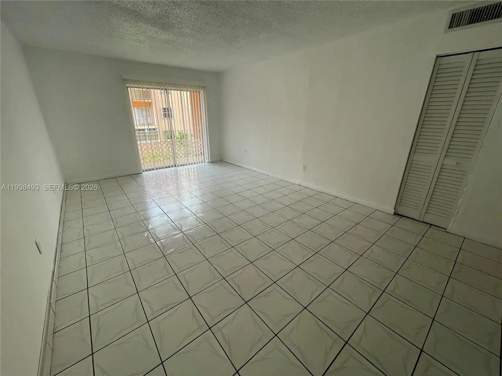 460 E 23rd St # 319, Hialeah FL 33013 photo 3