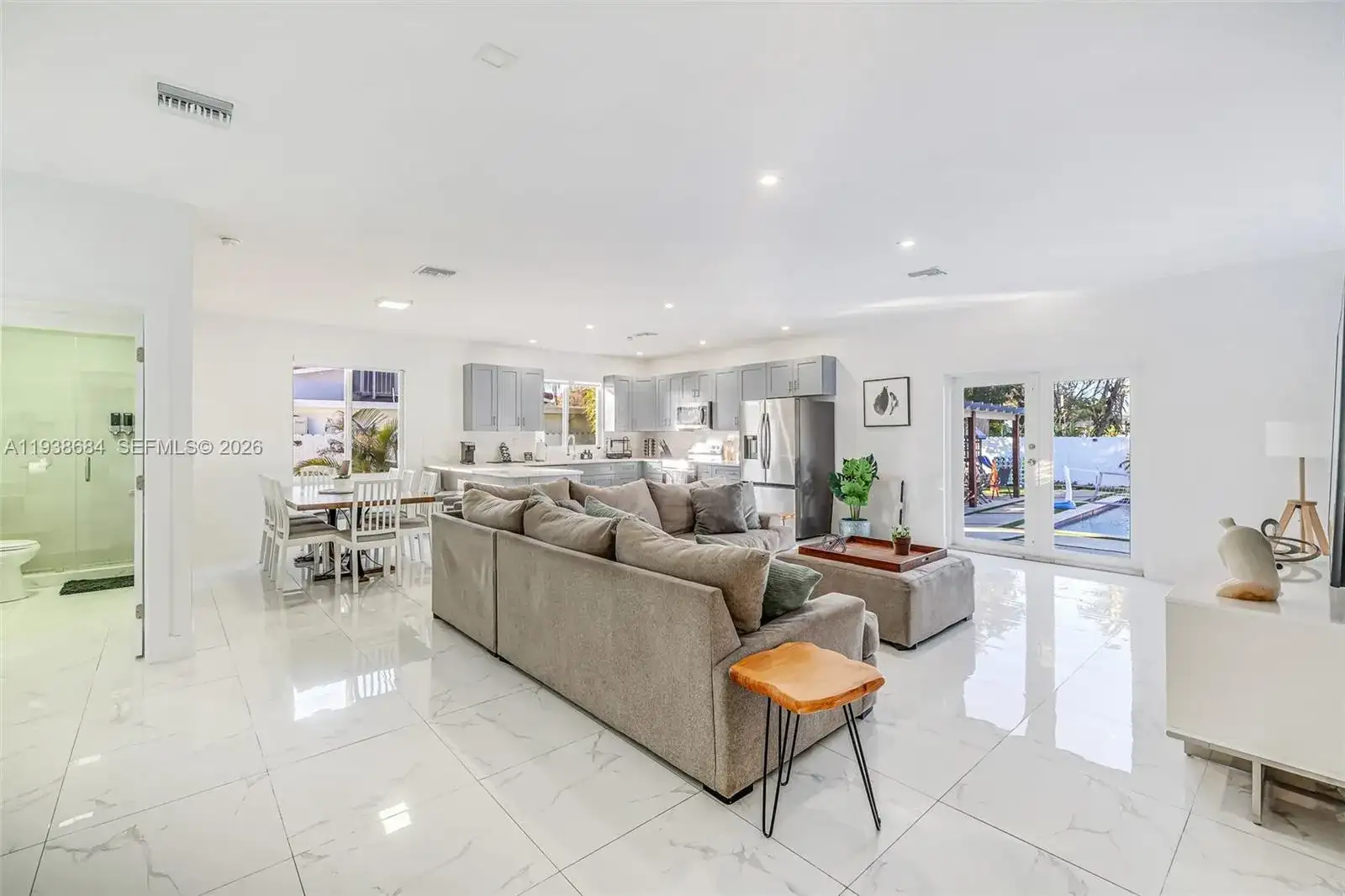 10245 SW 212th St, Cutler Bay FL 33189 photo 5