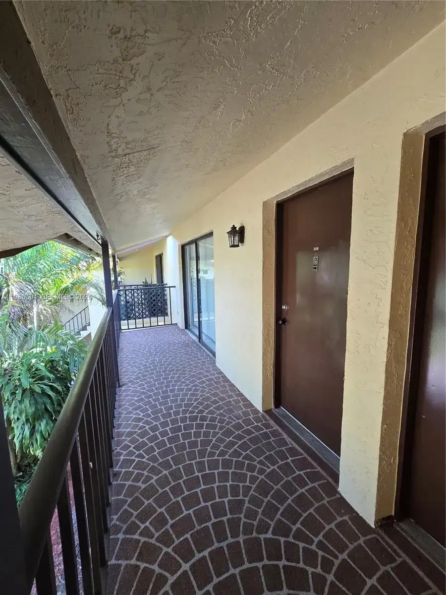 2050 Oleander Blvd # 206, Fort Pierce FL 34950 photo 4