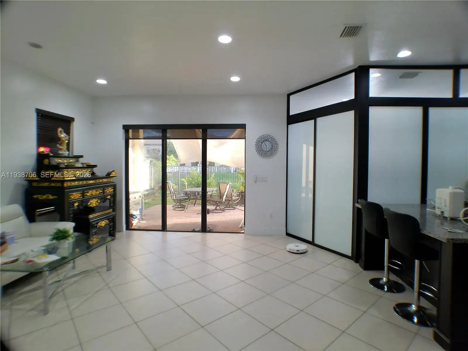 3308 W 95th Ter, Hialeah FL 33018 photo 4