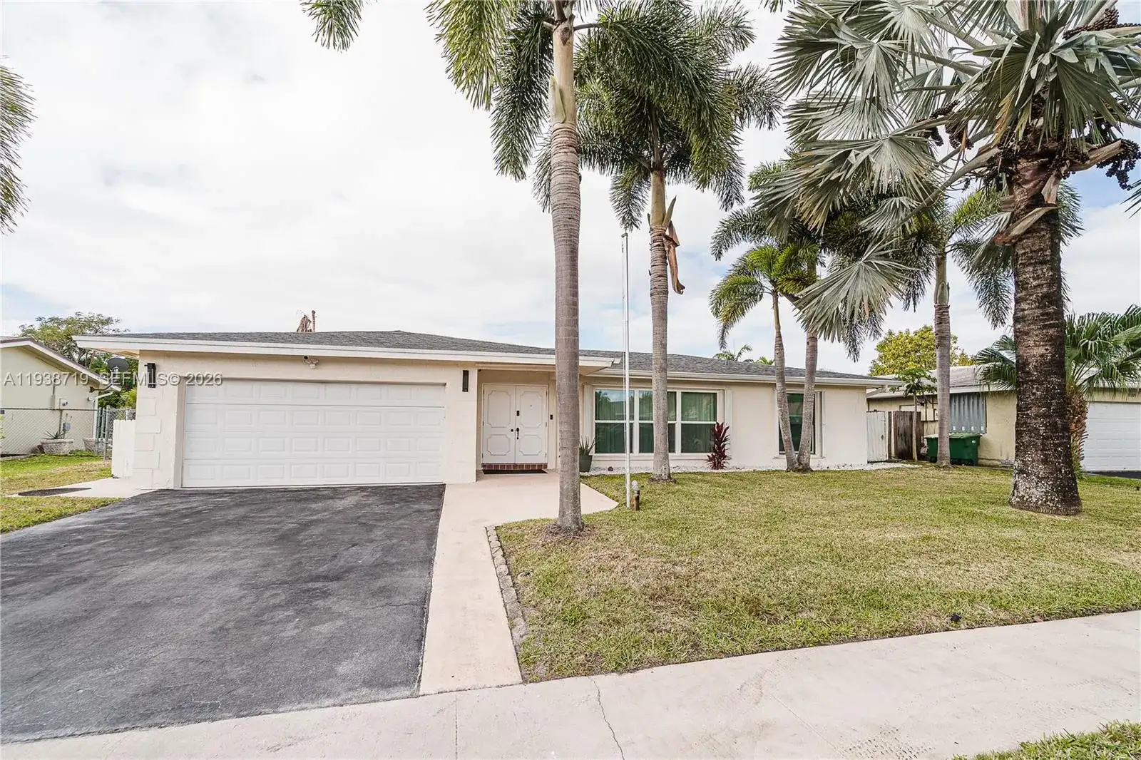 8107 NW 74th Ave, Tamarac FL 33321 photo 4