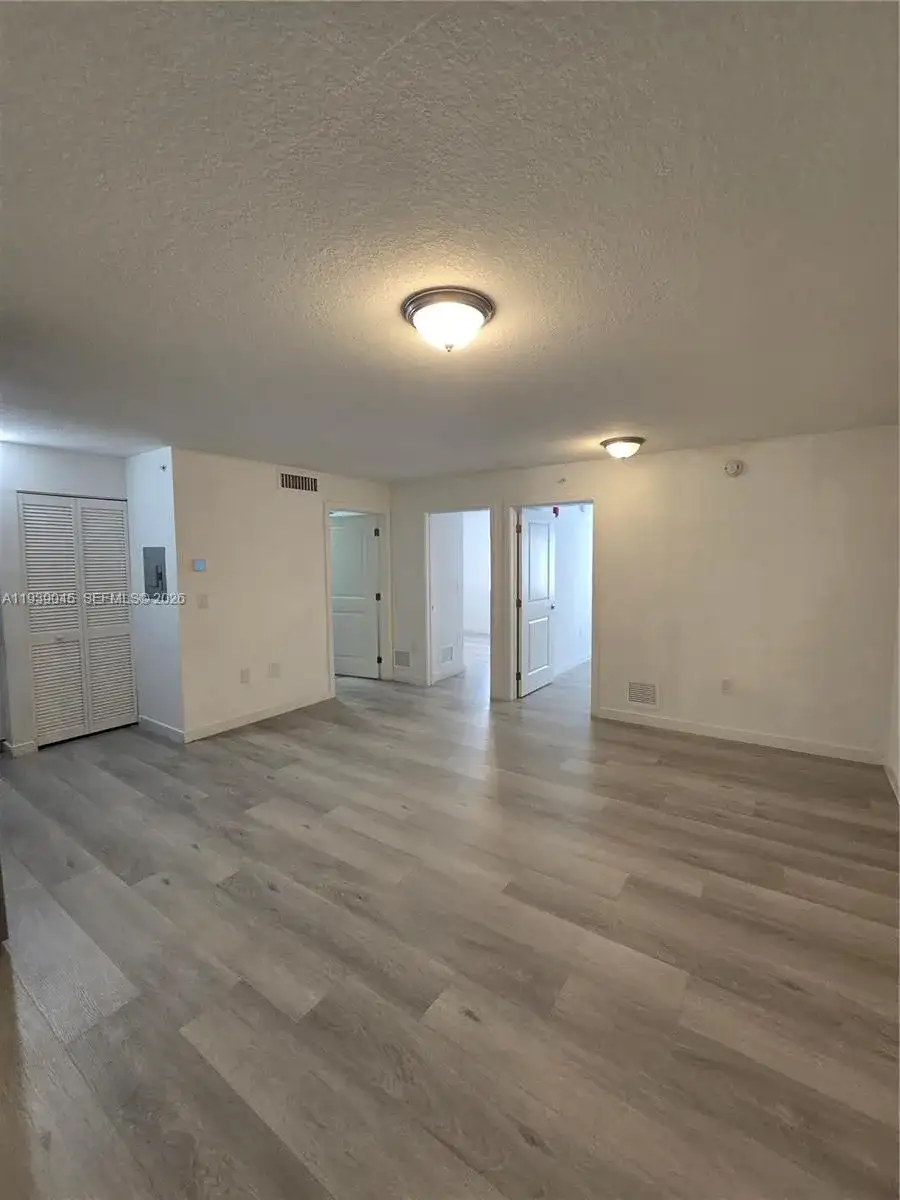 5185 W Flagler St # 302, Miami FL 33134 photo 3
