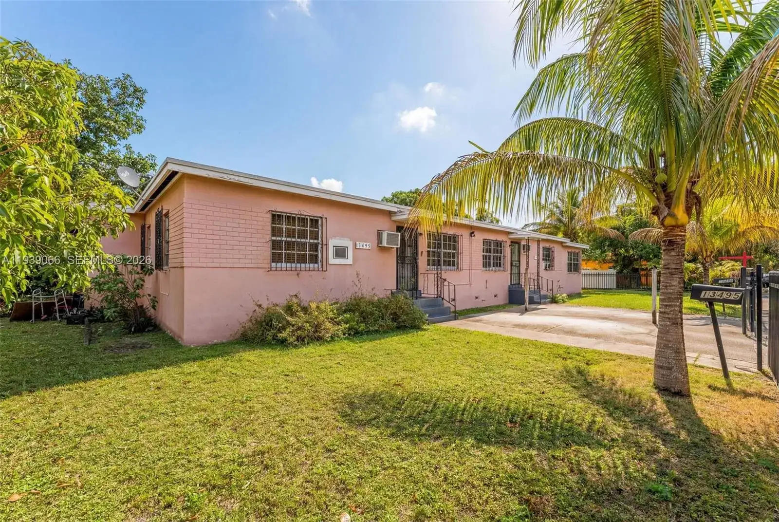 13493 NW 8th Ave, North Miami FL 33168 photo 2