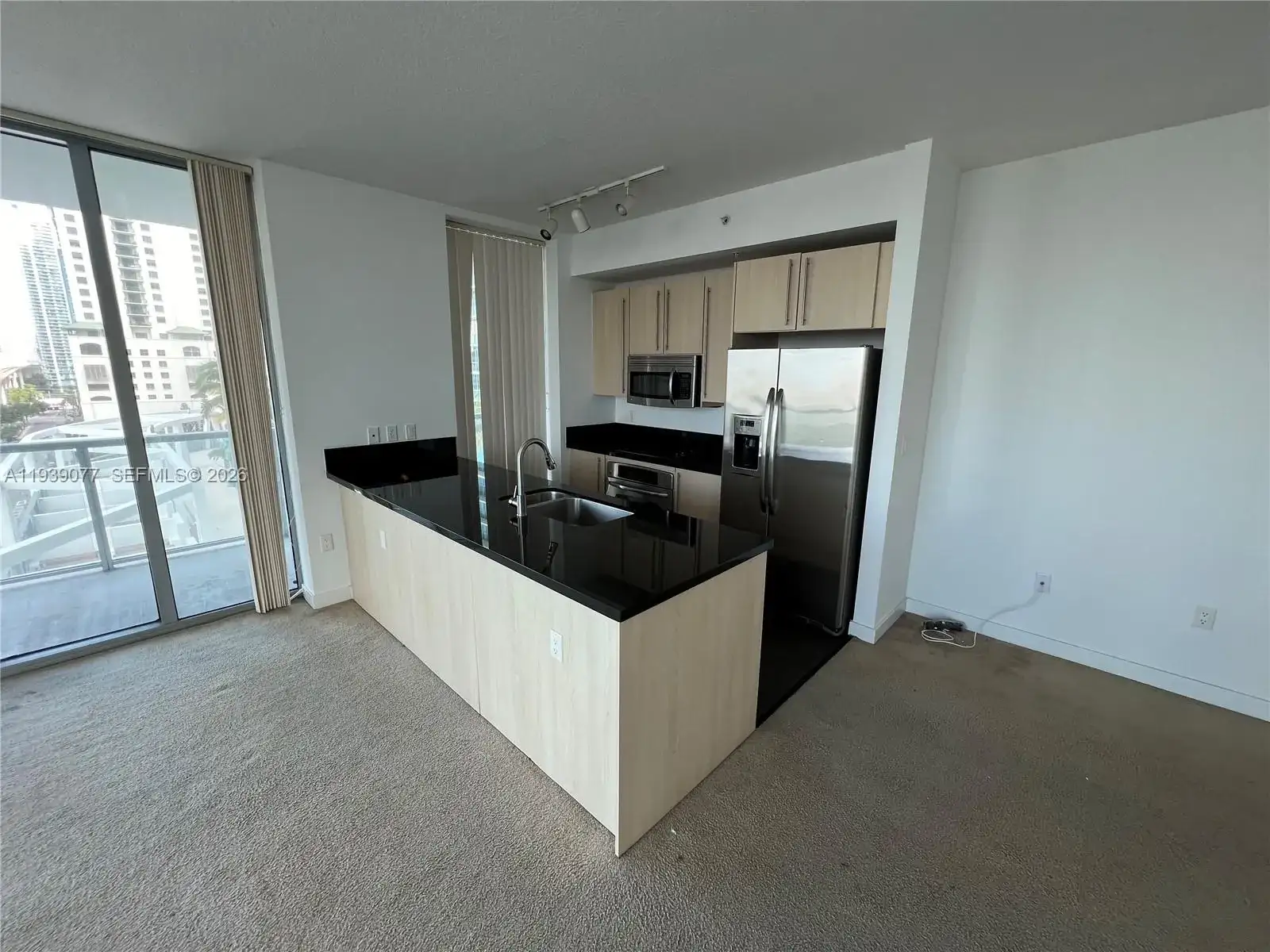 79 SW 12th St, Miami FL 33130 photo 2